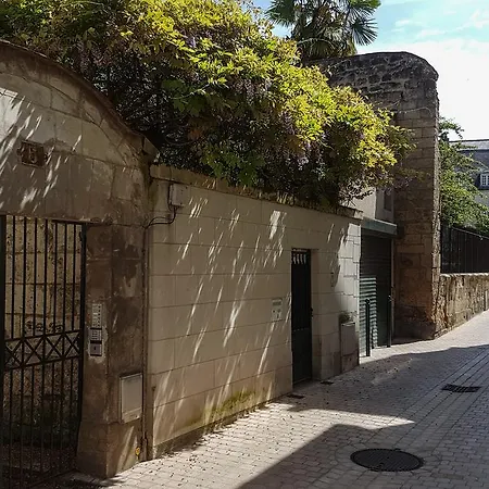 Apartment Immeuble Historique Xveme Siecle *